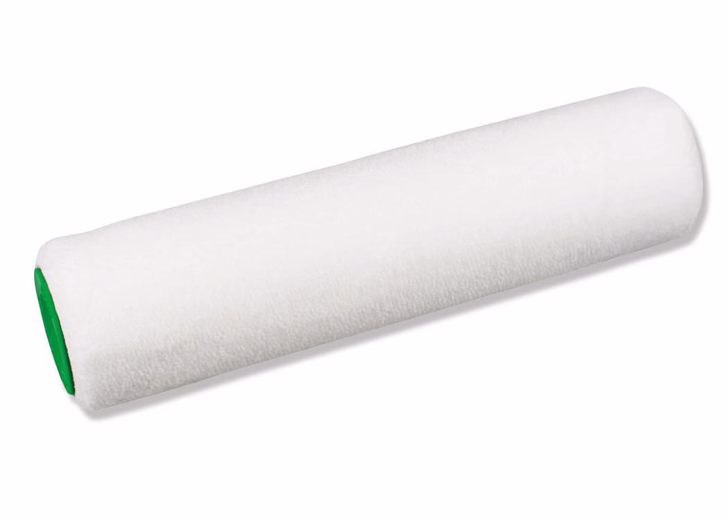 PALLMANN_dummy_SPECIAL APPLICATION ROLLER_2020-06 Close-up of a white cylindrical paint roller cover with a smooth, dense synthetic nap and green plastic end caps, shown on a white background. The roller appears lint-free and is suitable for applying water-based paints on smooth to lightly textured surfaces. Clean, new condition.